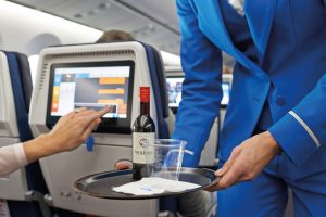 ce trebuie să știi despre consumul de alcool și zborul cu avionul